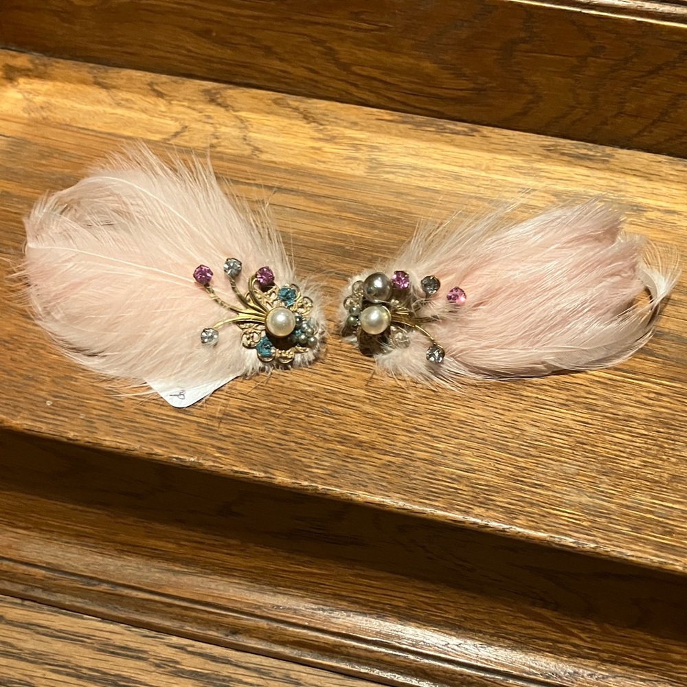 Elegant Feather Hair Clips with Gem Accents